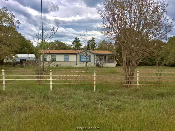 1681 Overlook Dr, Caldwell, TX 77836