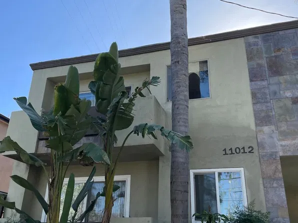 11012 Fruitland Dr, Studio City, CA 91604