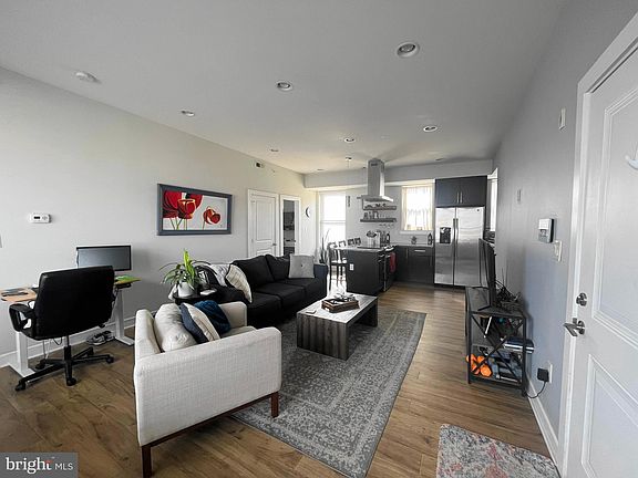 2nd image of 714 N Chadwick St #24-6