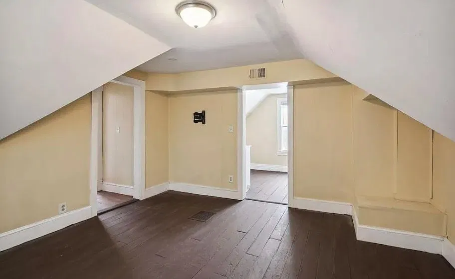 3 bed, 1108 sqft, $2,200 — Photo 4