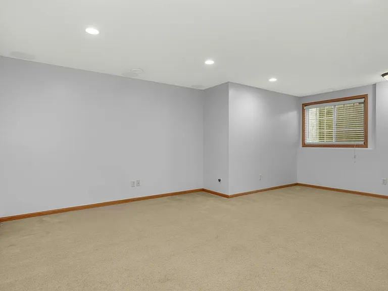 A9771 Gable Dr — Photo 32