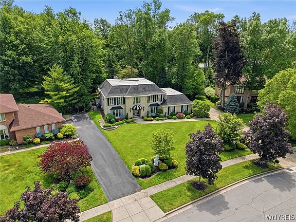 5th image of 164 Crestwood Ln