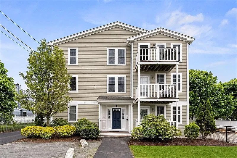 1 bed, 1.0 bath, 498 sqft, $1,650 — Photo 1