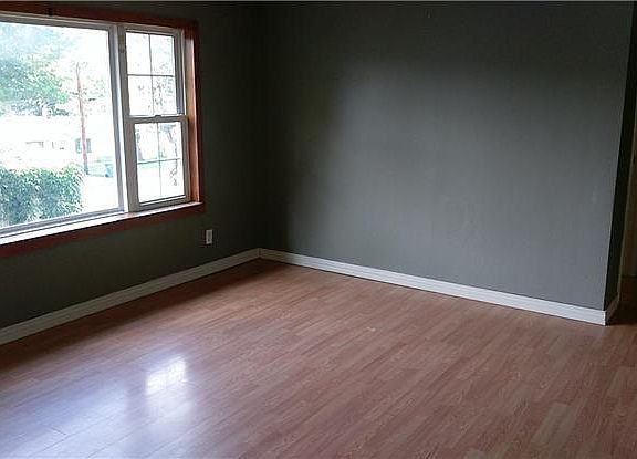 2nd image of 803 S Leslie St