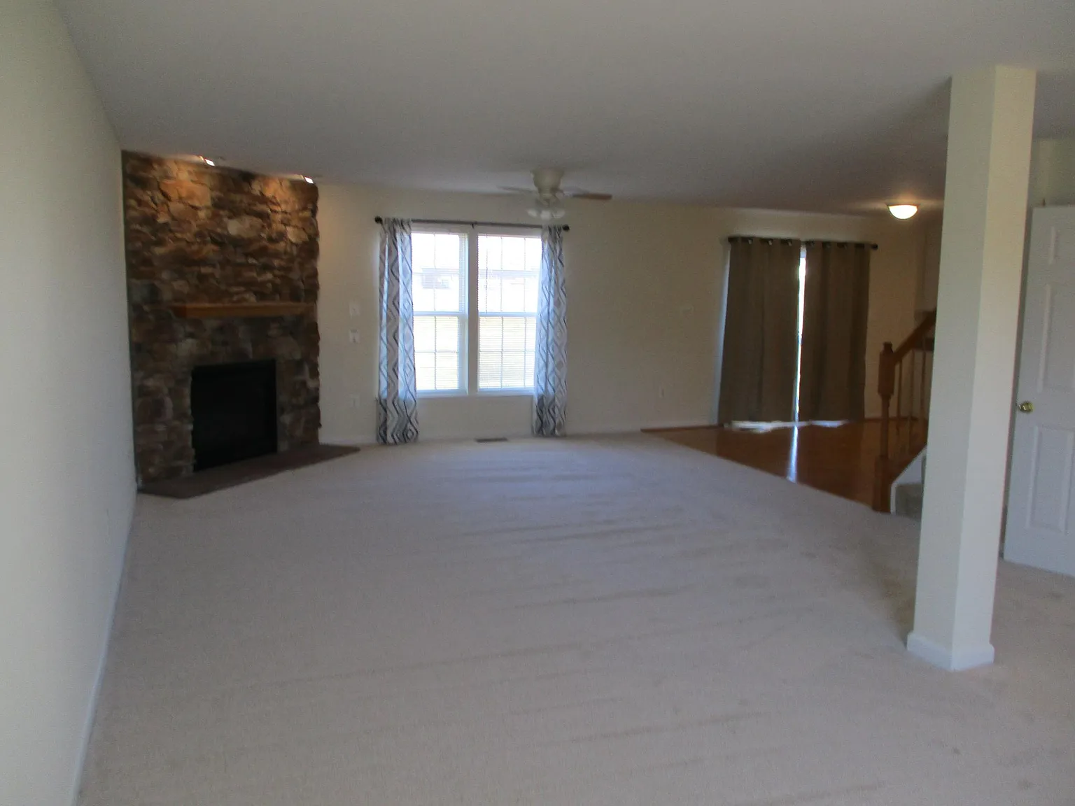 4 bed, 3.5 bath, 2700 sqft, $2,750 — Photo 4