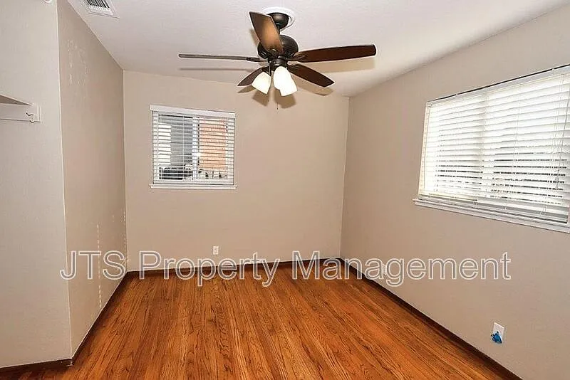 3 bed, 1.0 bath, 1000 sqft, $2,250 — Photo 2