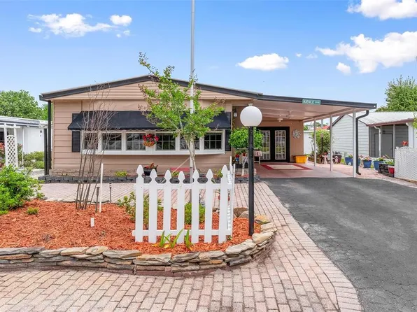 2470 Karen Dr, Mount Dora, FL 32757