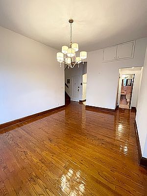 4th image of 17 W 70th St #B