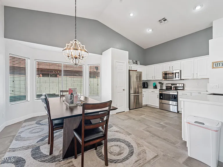 3228 E Sandy Way — Photo 15