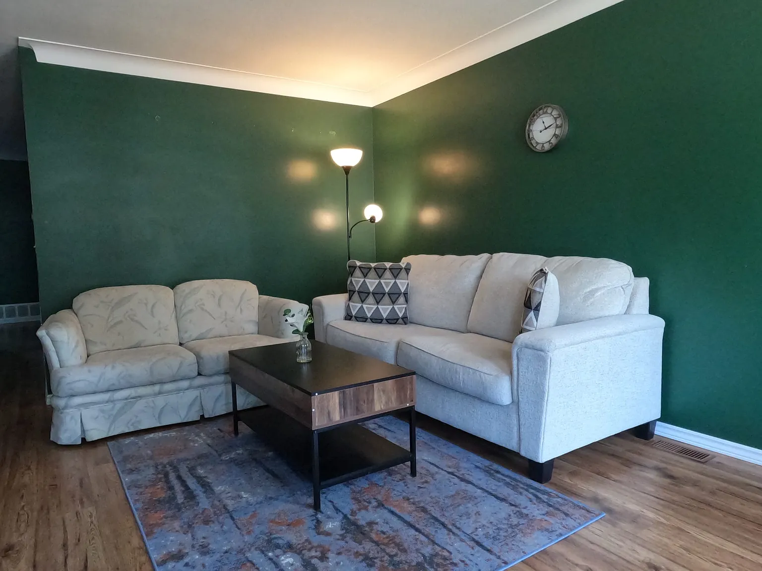 3 bed, 1000 sqft, $1,850 — Photo 1