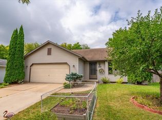 2726 Fell Rd, Madison, WI 53713