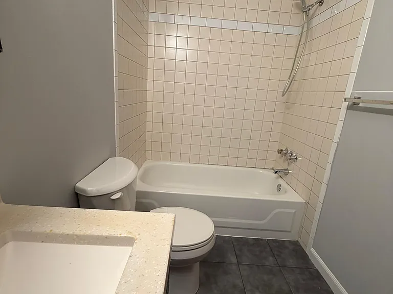 2327-2327 S Alder St #2 — Photo 7