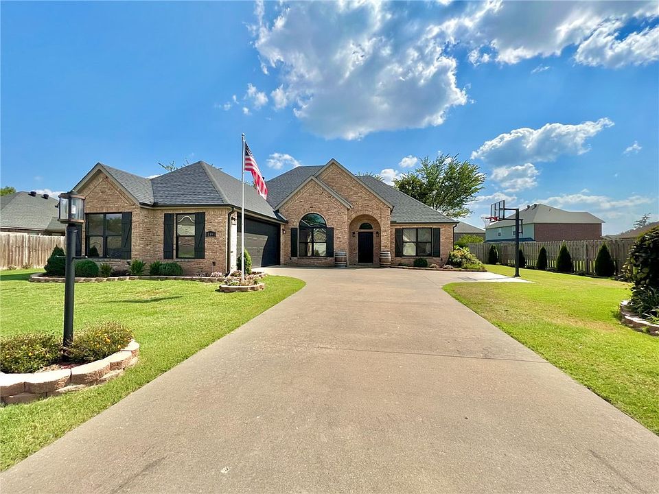 1st image of 11890 Club House Pkwy
