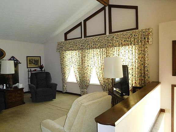 2nd image of 2323 Chesterfield Dr