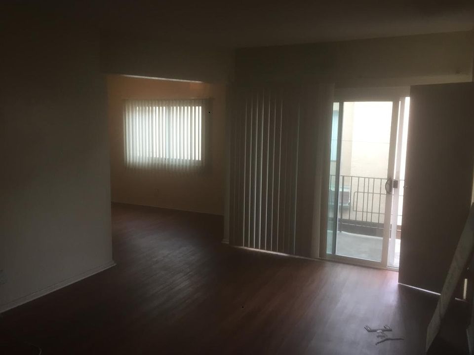 2nd image of 825 Walnut St APT 8