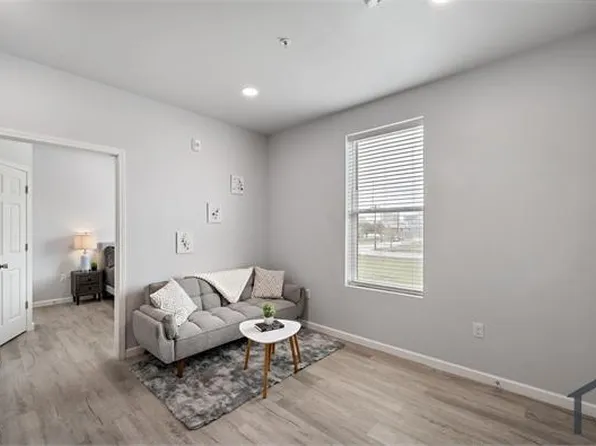 2813 Church St, Galveston, TX 77550