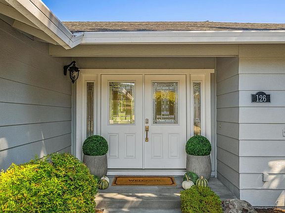 3rd image of 126 Valley Lakes Drive