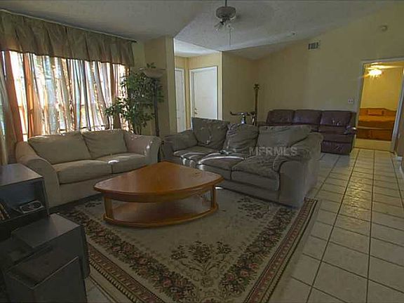4th image of 2936 Theresa Dr