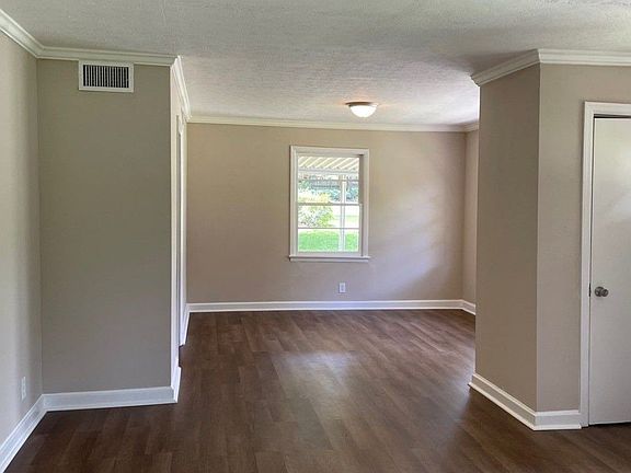 2nd image of 1845 Shadow Ln