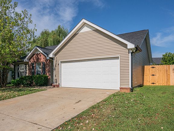 2nd image of 1328 Macduff Dr