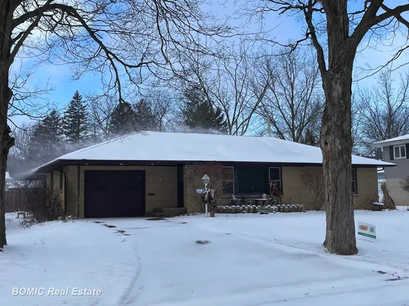 415 Fremont St, Caro, MI 48723