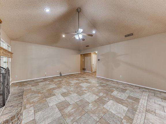 4th image of 123 Camelot Dr