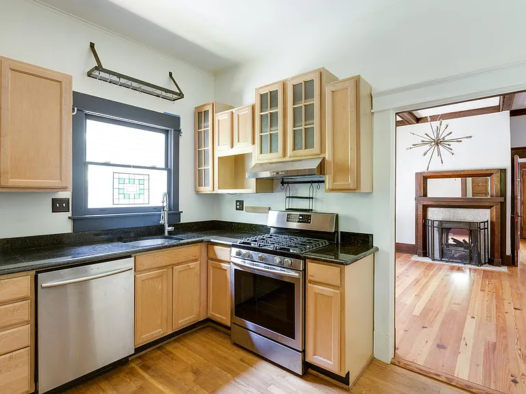 116 Warren St NE — Photo 19