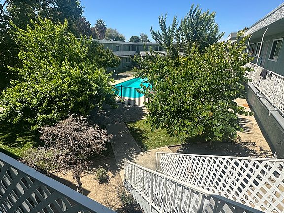 3rd image of 256 La Pala Dr #293e7e3ae