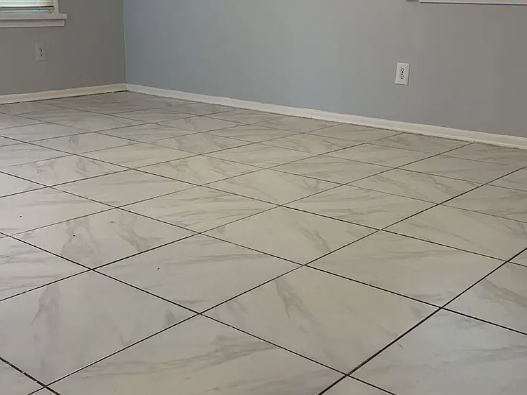 618 Ireland St — Photo 4