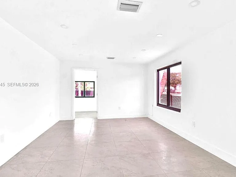 1102 NW 103rd St #1 — Photo 8