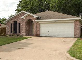 321 Sweetwater Dr, Weatherford, TX 76086