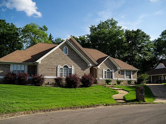 2nd image of 2022 Hummingbird Ln