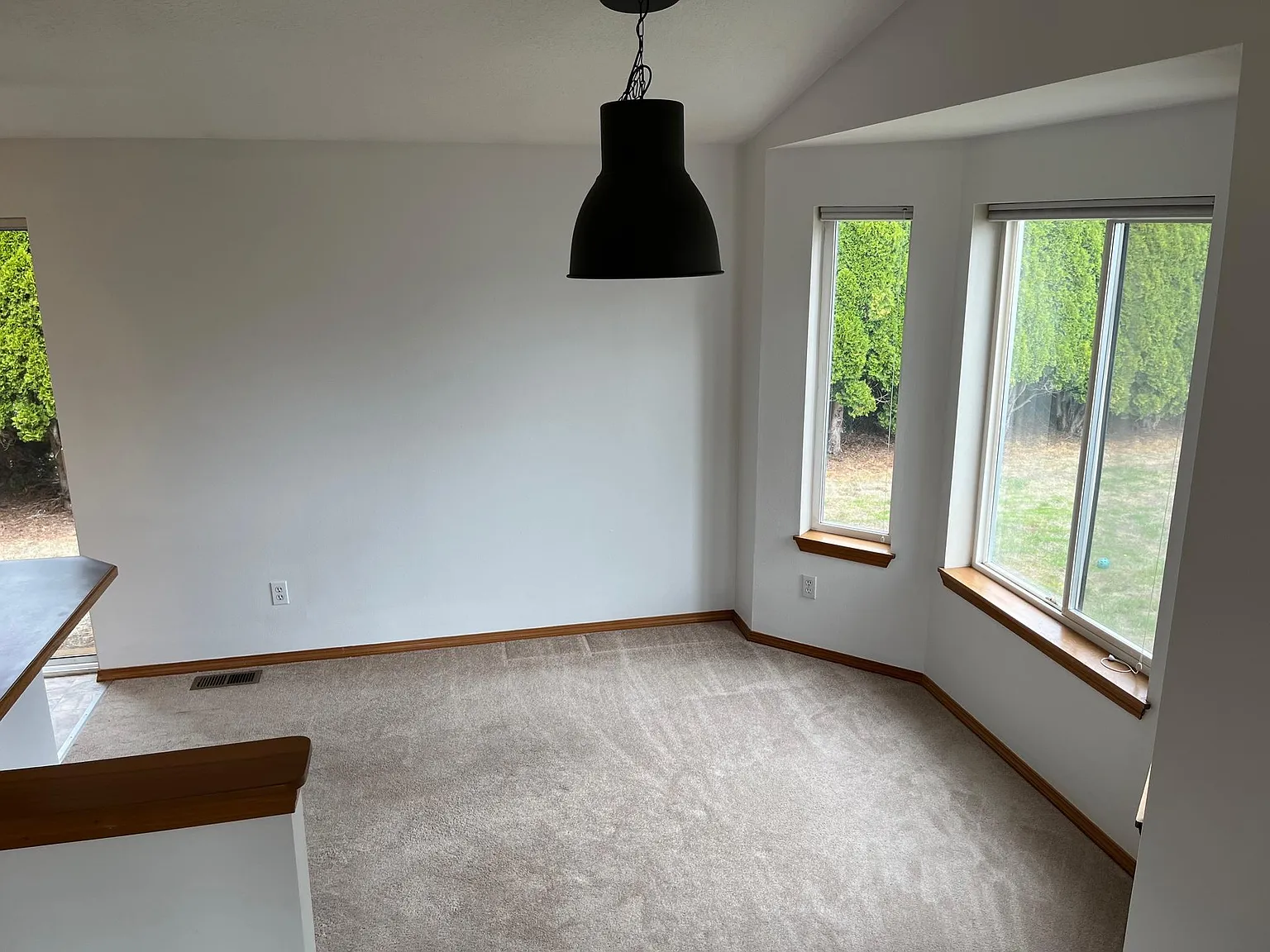 3 bed, 1094 sqft, $2,500 — Photo 4