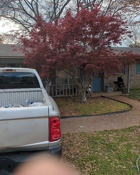 1st image of 106 Galahad Ct