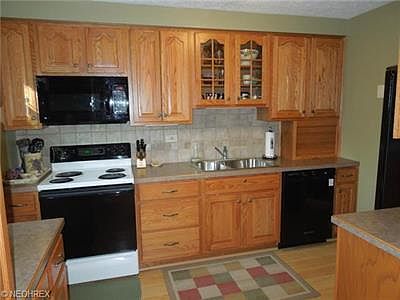 5th image of 3345 Fillmore Dr