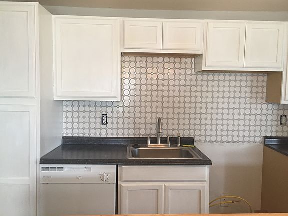 Gas stove and microwave incl