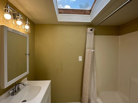 5th image of 3902 S Wright Ave #B