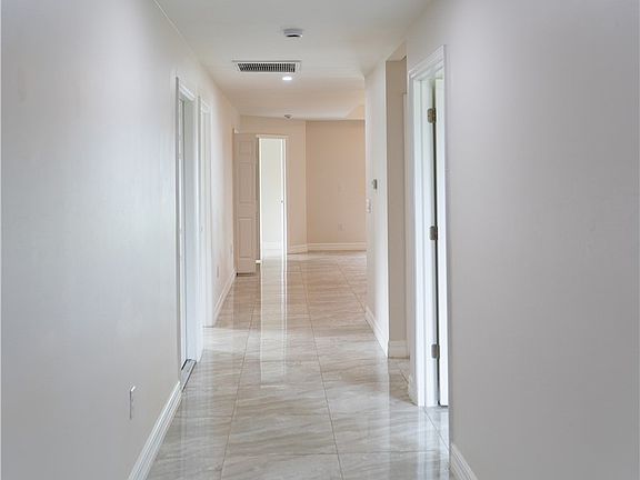 5th image of 941 Jaguar Blvd