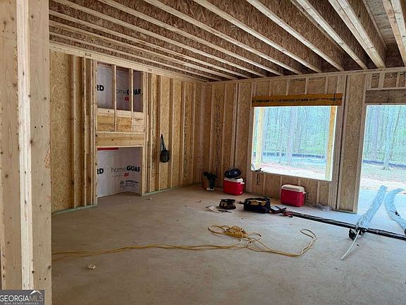 5th image of 334 Ridgewood Rd