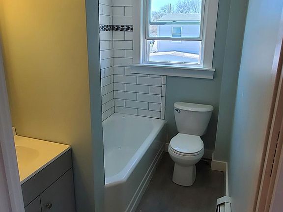 2nd image of 39 Byron St Floor 2