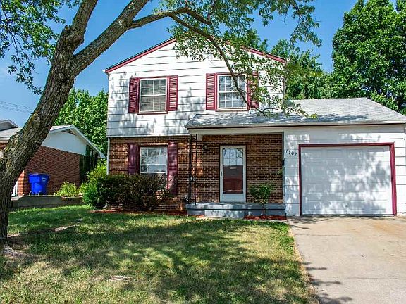 2nd image of 1302 Crest Hill Dr