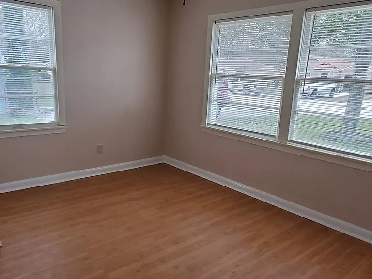 111 Gardenia St — Photo 7