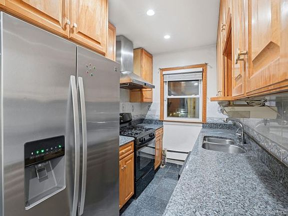 3rd image of 8201 251st St Fl 2