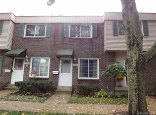 803 Estrada Dr #803, Belleville, MI 48111