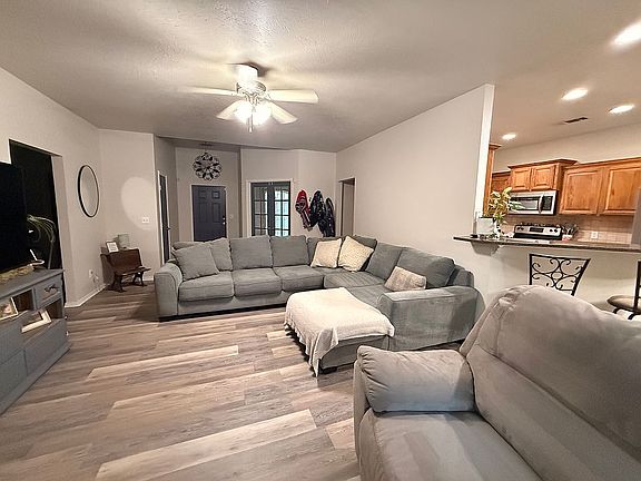5th image of 168 Cross Creek Cir