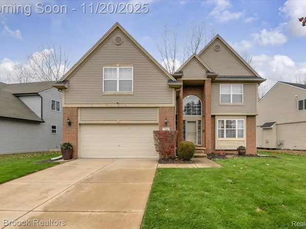 7300 Canterbury Dr, Romulus, MI 48174