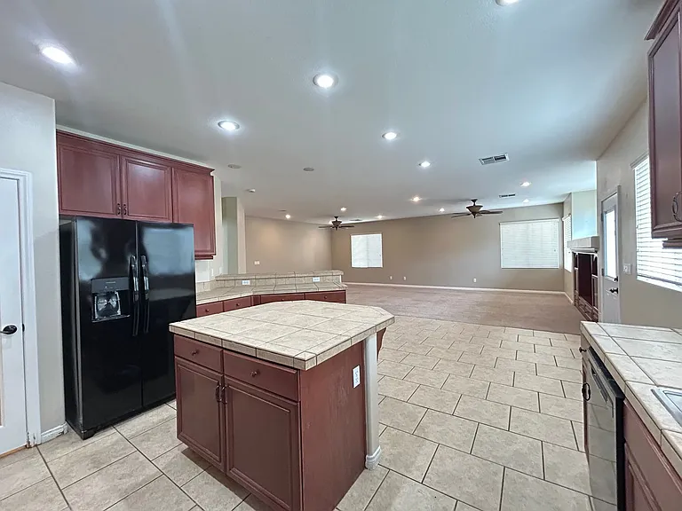 7816 Brookfield Cove Ave — Photo 8