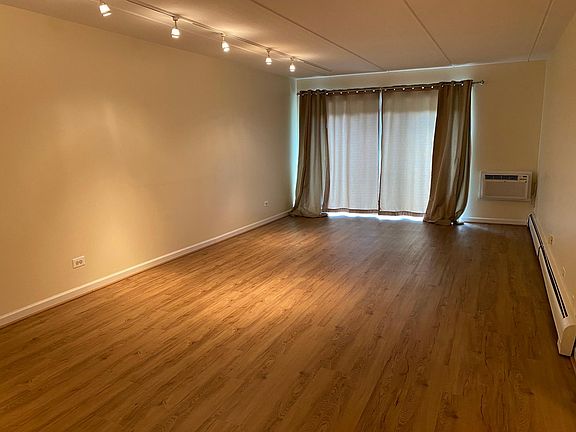 3rd image of 5125 Blodgett Ave APT 104
