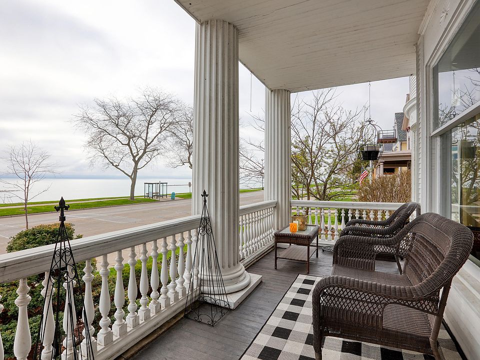 1324 Main St, Racine, WI 53403 Zillow