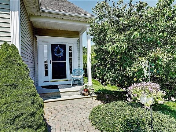 2nd image of 52 Schooner Cove Ln